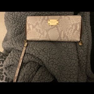 New Michael Kors Wallet